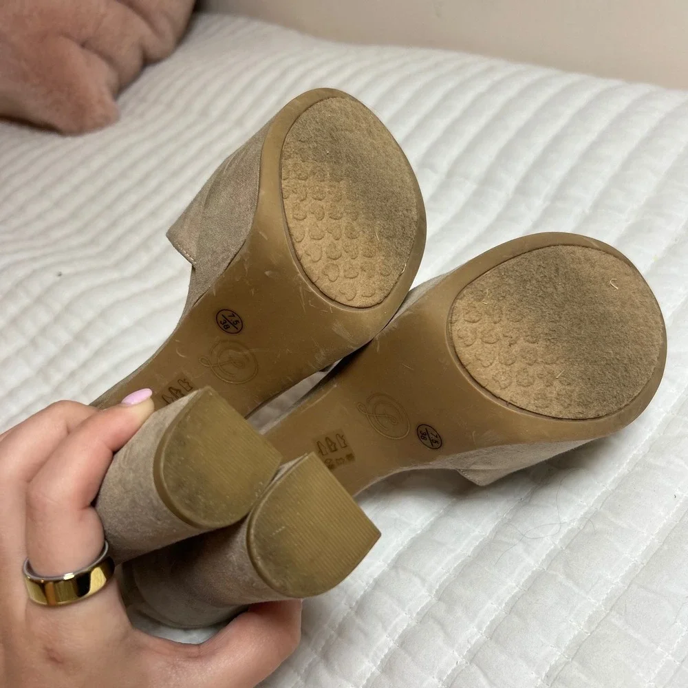 Chinese Laundry Women Taupe Suede Platform Block Heel Sandals Ankle Strap 7.5
